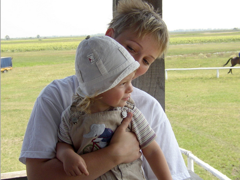 2002.07.29. Apaj lovasnap - Tomi a kolléganőmmel, Brigivel